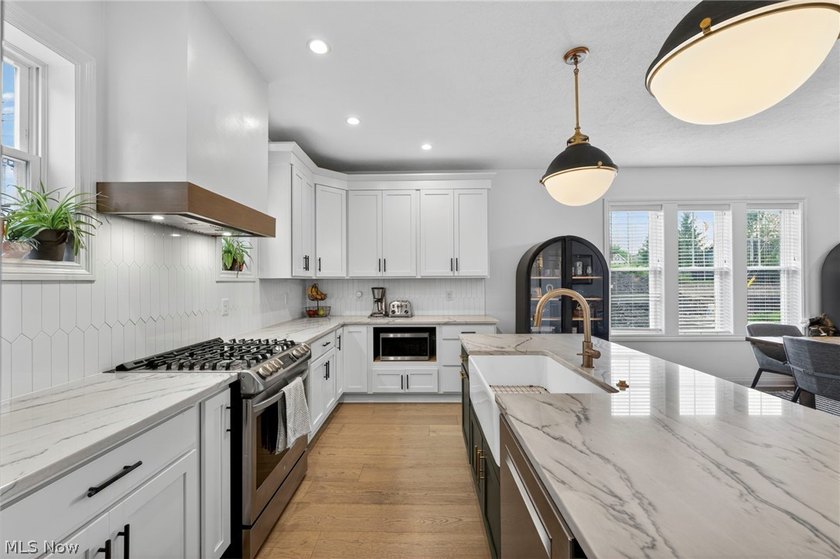 RARE NEWLY BUILT (2020) CUSTOM COLONIAL IN THE HEART OF - photo 12