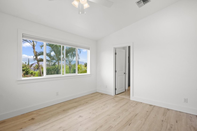 Renovated beach-style 3 bd, 2 ba home with 2 bd, 1 ba permitted - photo 12