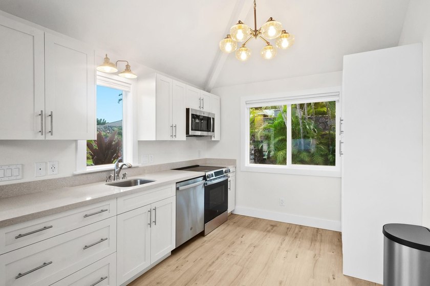 Renovated beach-style 3 bd, 2 ba home with 2 bd, 1 ba permitted - photo 15