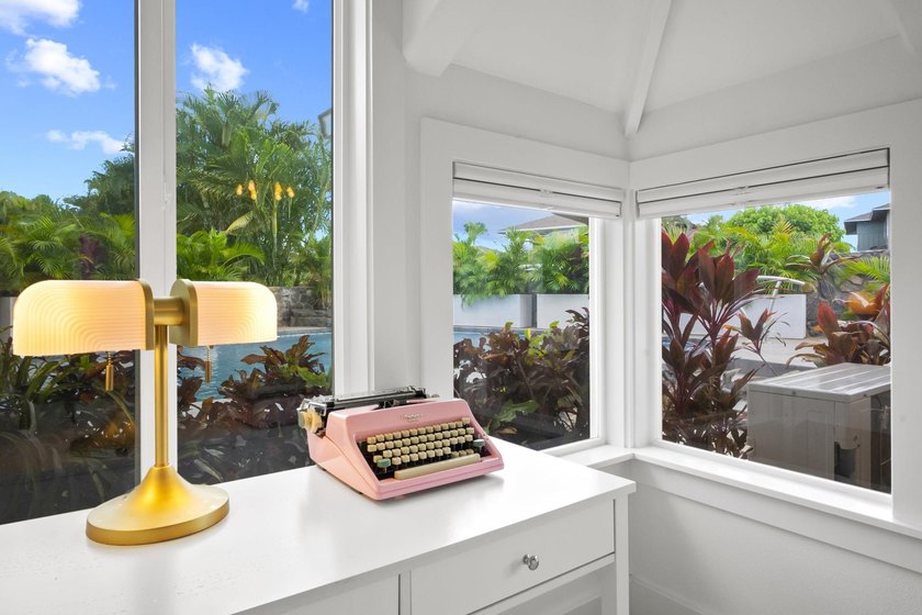 Renovated beach-style 3 bd, 2 ba home with 2 bd, 1 ba permitted - photo 17