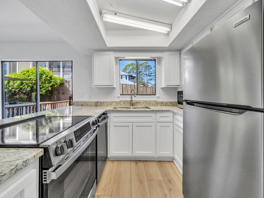 Renovated Buck Bayou water front unit with boat dock that hasn't - photo 38