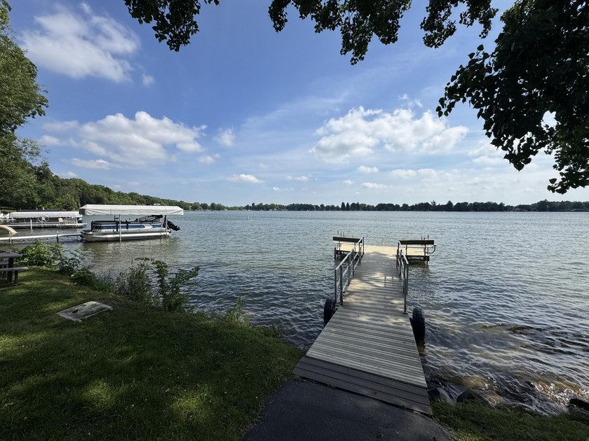 Opportunity awaits with this 3-bedroom, 1-bath home on three - photo 2