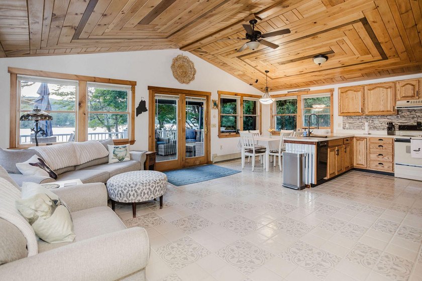Charming Year-Round Waterfront Retreat on Brettuns Pond! - photo 8