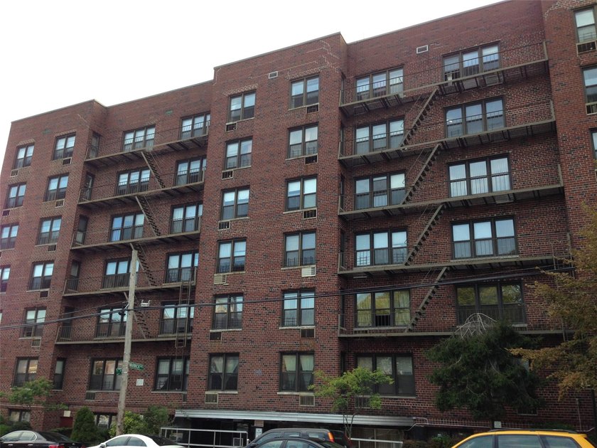 This Particular Coop Unit Is Conveniently Located In The Heart - photo 13