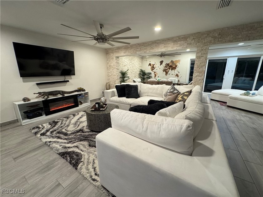 Charming Cape Coral Oasis: Perfect Florida Living Welcome to - photo 22
