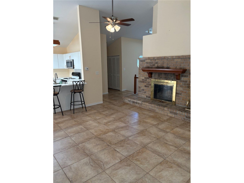 What a great place to call home in the quiet, sophisticated Oak - photo 6