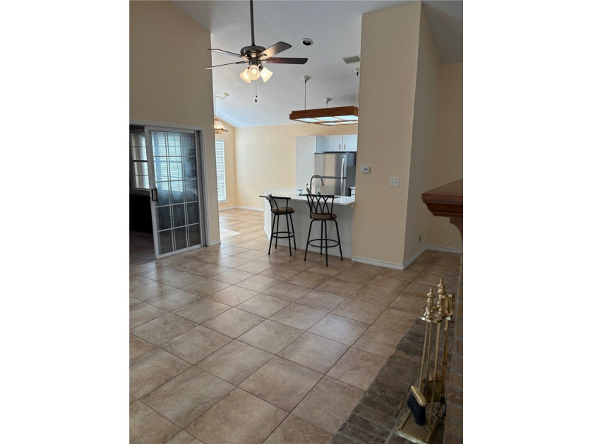 What a great place to call home in the quiet, sophisticated Oak - photo 8