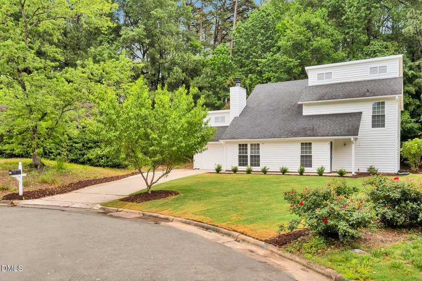 Authentic Mid-Century Modern gem on a private cul-de-sac in - photo 3