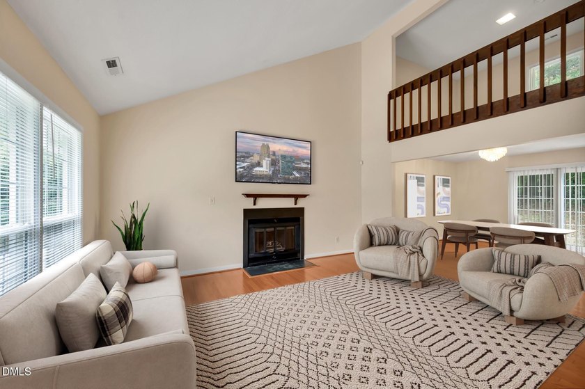 Authentic Mid-Century Modern gem on a private cul-de-sac in - photo 5