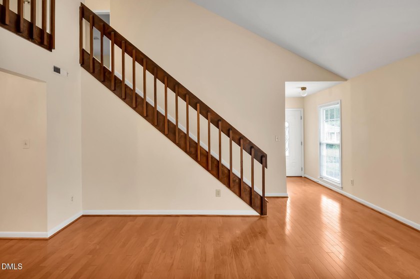Authentic Mid-Century Modern gem on a private cul-de-sac in - photo 8