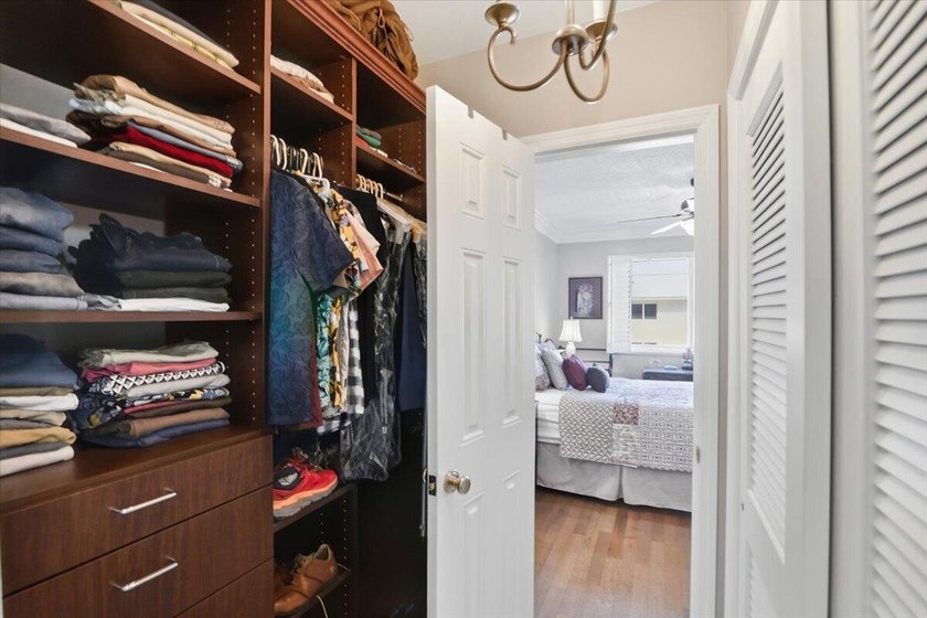 Charming 1 bed 1 1/2 bath 55+ co-op in Georgian Court Apts North - photo 14