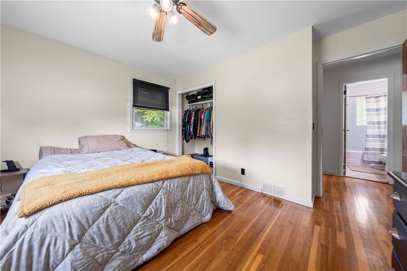 Welcome to 18 Chester Avenue! This beautifully maintained - photo 15