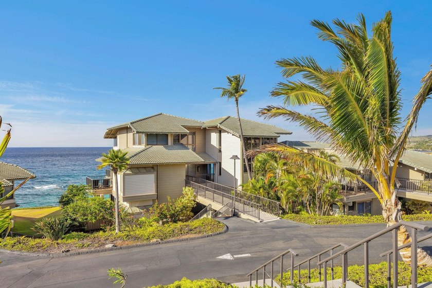 WOW! The Kapalua Bay Villa you have been waiting for can now be - photo 16