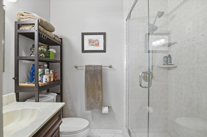 Charming 1 bed 1 1/2 bath 55+ co-op in Georgian Court Apts North - photo 17