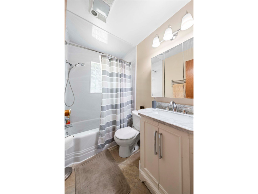Welcome to 18 Chester Avenue! This beautifully maintained - photo 19