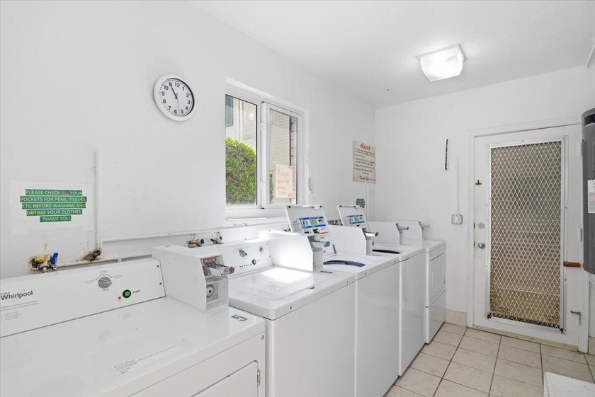 Charming 1 bed 1 1/2 bath 55+ co-op in Georgian Court Apts North - photo 22