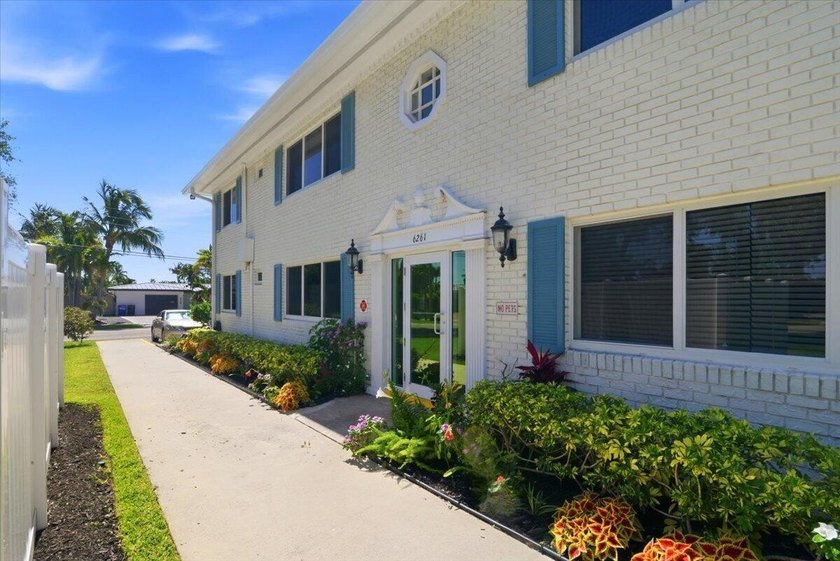 Charming 1 bed 1 1/2 bath 55+ co-op in Georgian Court Apts North - photo 44