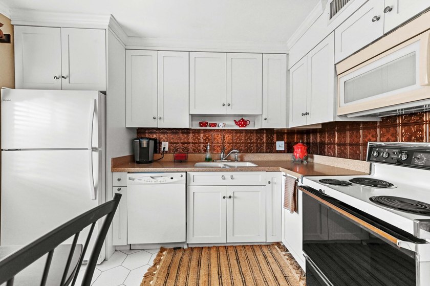 Experience the ultimate Florida lifestyle in this expansive - photo 6