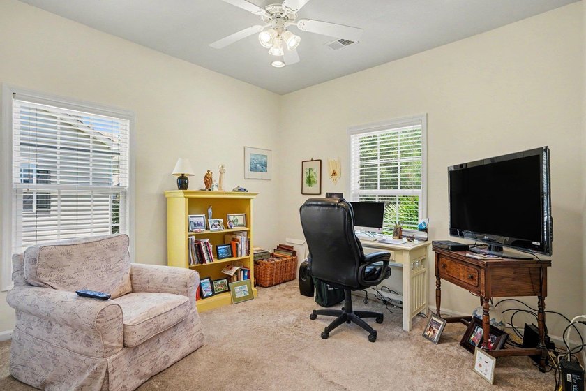 Welcome to this delightful three-bedroom, two-bathroom end unit - photo 13