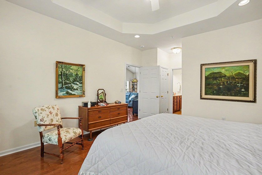 Welcome to this delightful three-bedroom, two-bathroom end unit - photo 16
