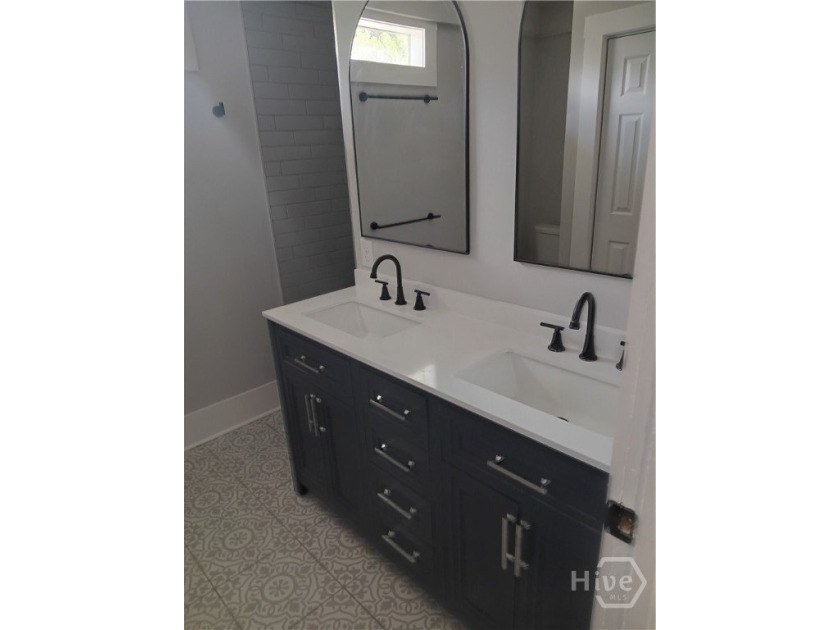Freshly updated in 2024; well maintained 3bd/2ba charming home - photo 22