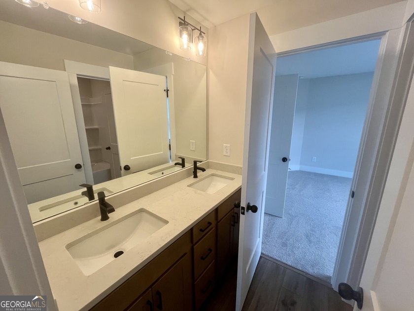 Fall in love with the Raleigh by Eastwood Homes, thoughtful - photo 16