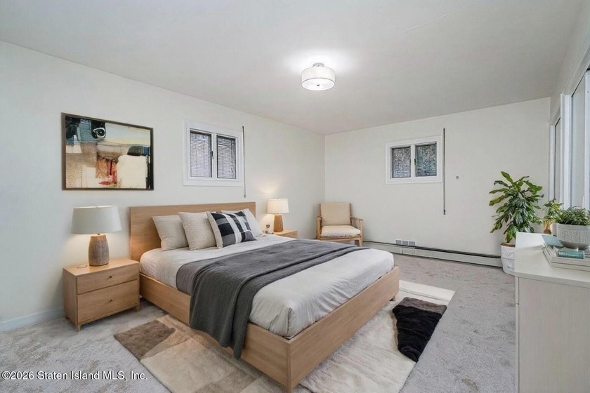 Welcome to this welcoming and sprawling mid-century modern - photo 17