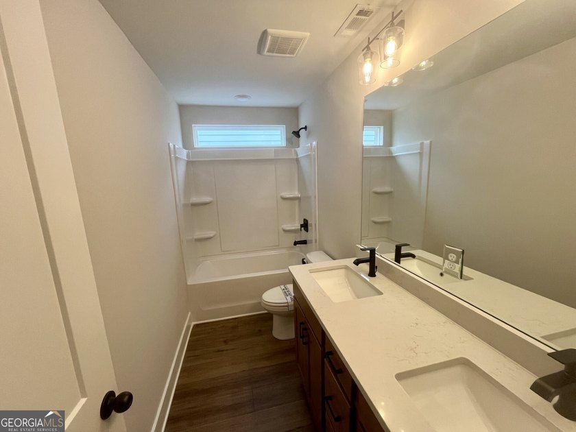 Fall in love with the Raleigh by Eastwood Homes, thoughtful - photo 20
