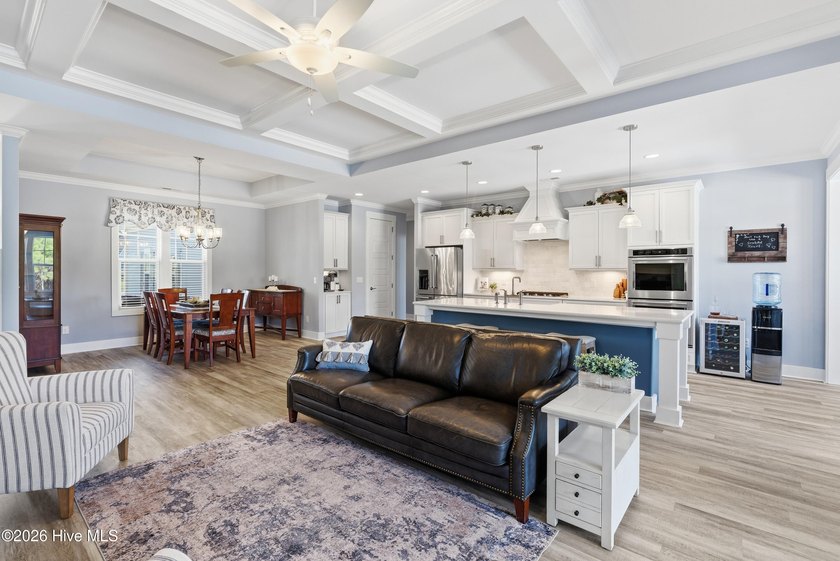 Welcome home to this gorgeous custom-built 4-bedroom, 3.5-bath - photo 10