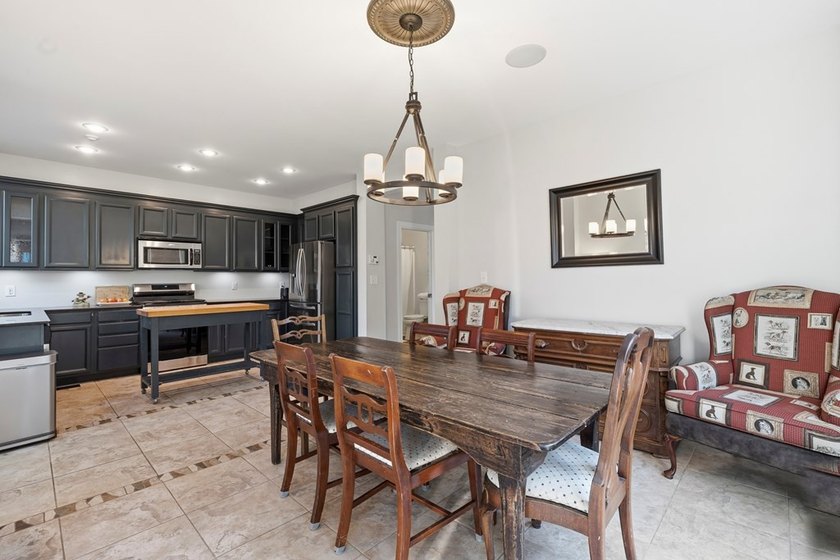 Stunning house on Lake Sinclair! This move in ready property has - photo 16