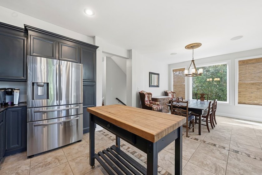 Stunning house on Lake Sinclair! This move in ready property has - photo 20