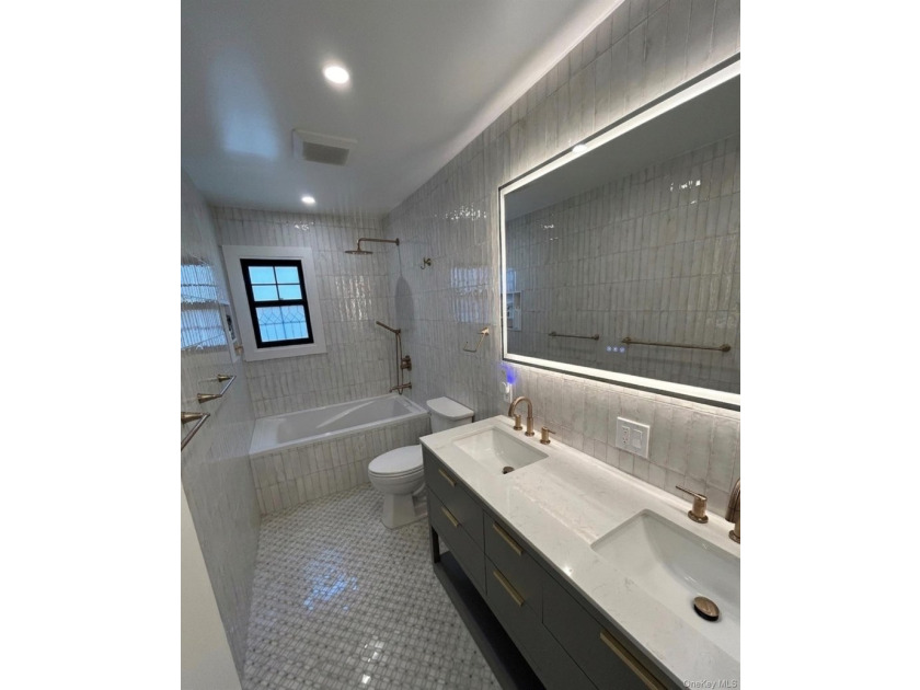 Welcome to this stunning completely detached, gut-renovated - photo 21