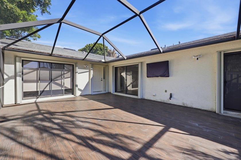You'll love this beautifully updated corner unit, 2Bedroom - photo 23