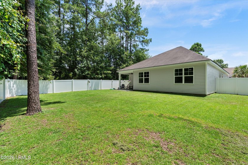 Welcome to this beautifully maintained, move-in-ready 4-bedroom - photo 25