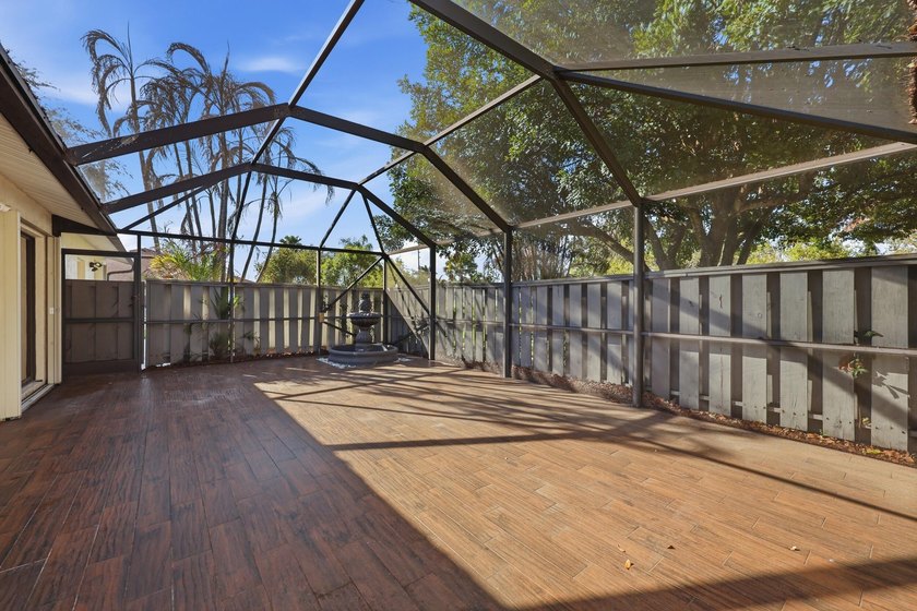 You'll love this beautifully updated corner unit, 2Bedroom - photo 25