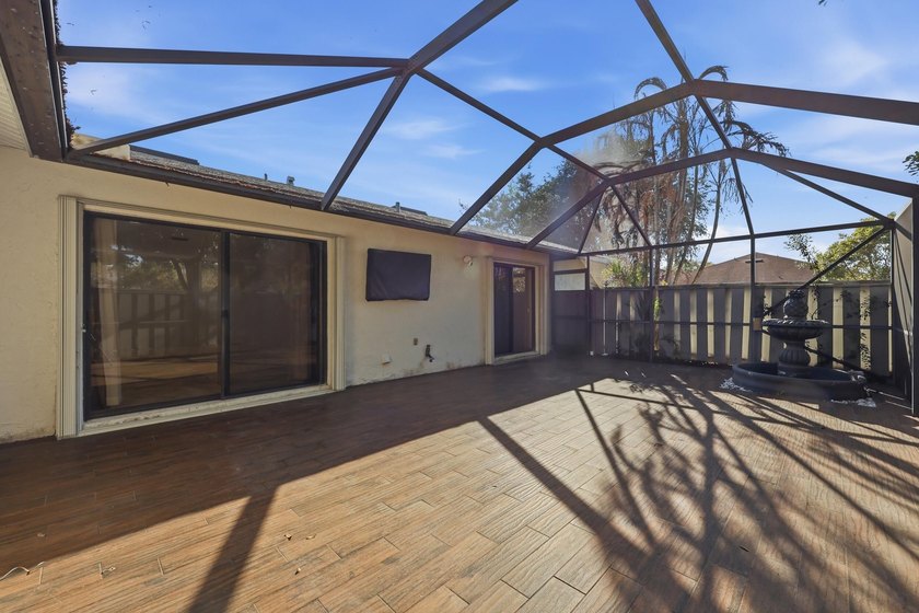 You'll love this beautifully updated corner unit, 2Bedroom - photo 26