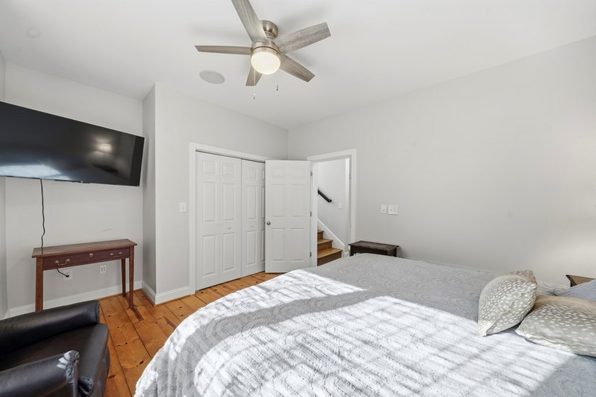 Stunning house on Lake Sinclair! This move in ready property has - photo 29