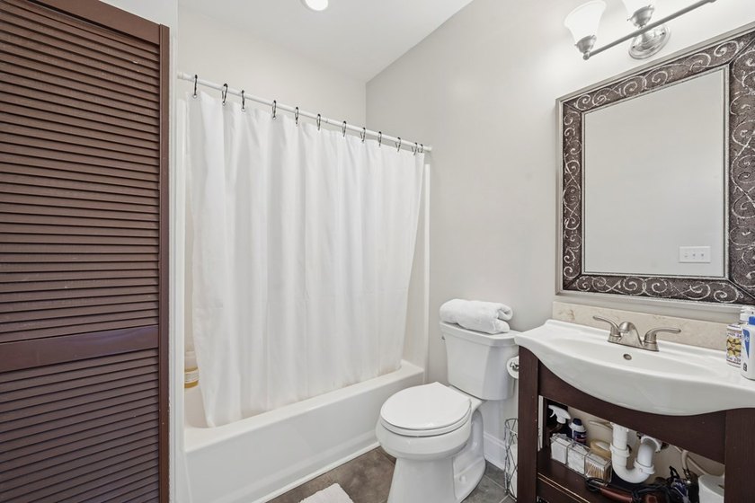 Stunning house on Lake Sinclair! This move in ready property has - photo 30