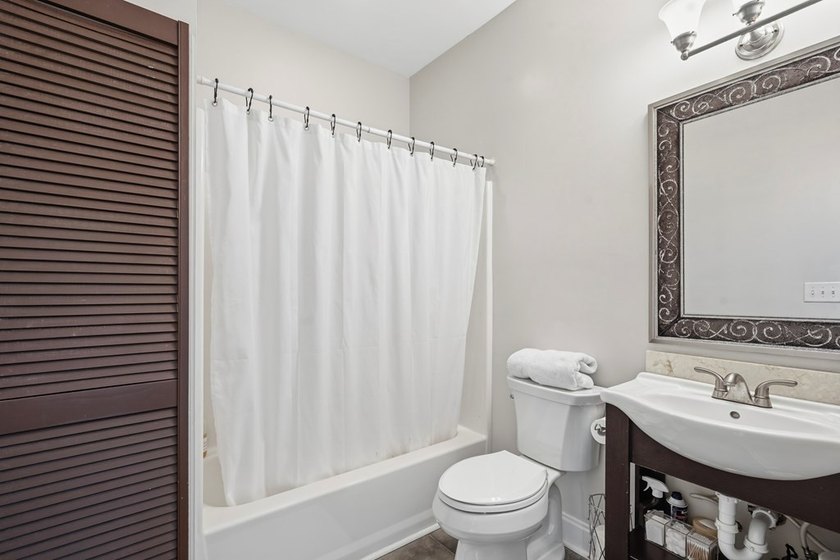 Stunning house on Lake Sinclair! This move in ready property has - photo 32