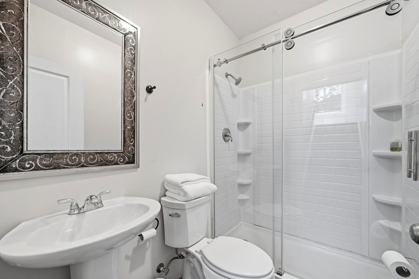 Stunning house on Lake Sinclair! This move in ready property has - photo 38
