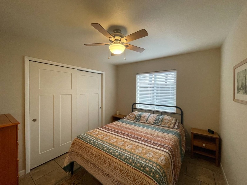 A beautifully appointed park model home that offers everything - photo 6