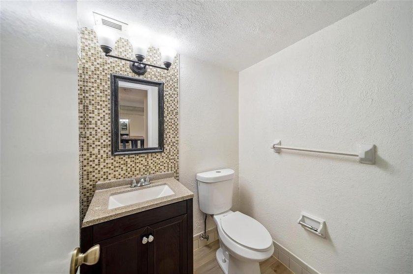 Briarwood Club in the heart of Coral Springs. Spacious 2-Beds - photo 12