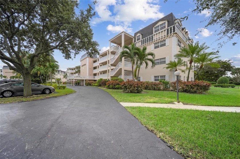 Briarwood Club in the heart of Coral Springs. Spacious 2-Beds - photo 16