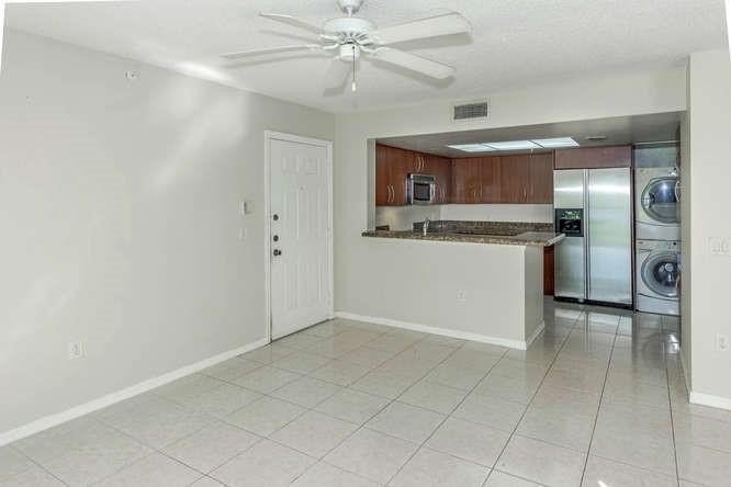 Beautiful unit in a unique resort style community of Grand Isles - photo 4