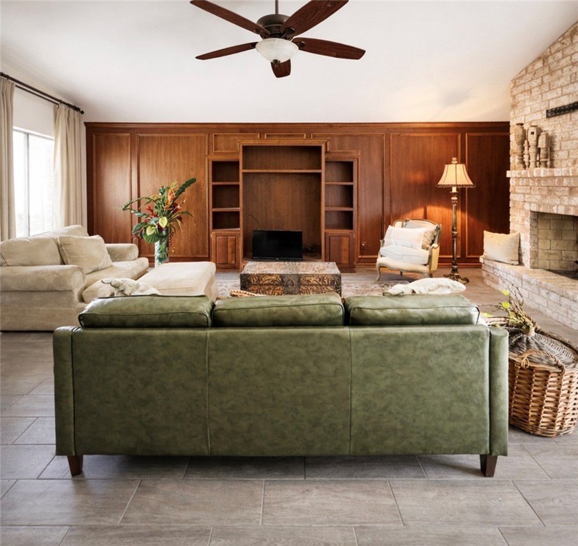 Welcome to this spacious 4-bedroom, 2-bathroom two-story home - photo 3