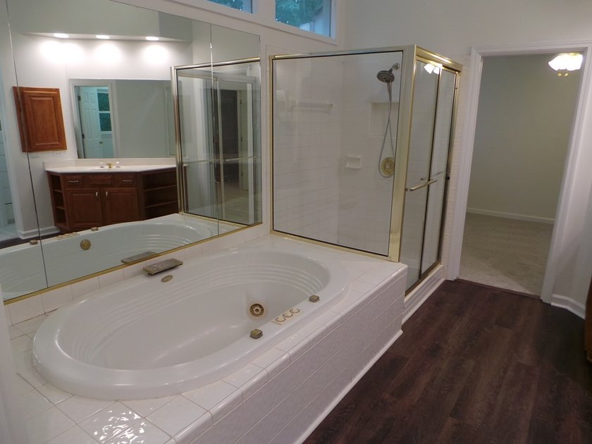 Move in Ready 5 bed 3.5 bath with fully finished basement on - photo 33