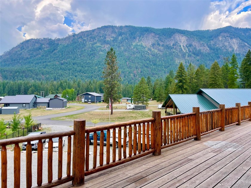 Capture the Montana dream with this stunning, hand-hewn log home - photo 2