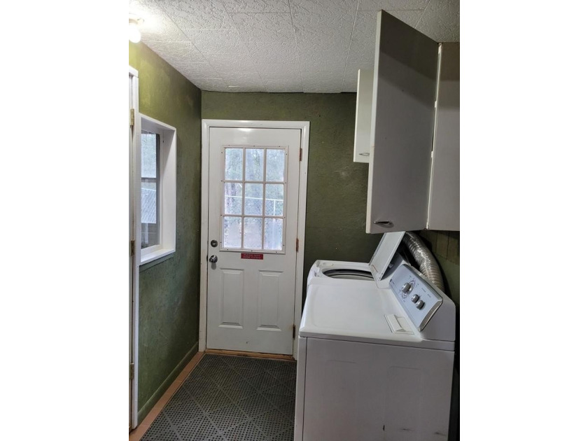 Great starter home on 2.7 acres in the popular Winchester- - photo 16