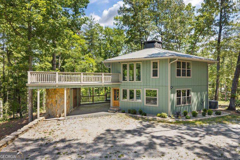 Escape to the mountains and experience the perfect blend of - photo 10