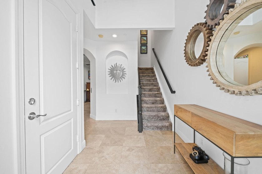 Welcome to this beautifully appointed, modified Bellavita model - photo 2
